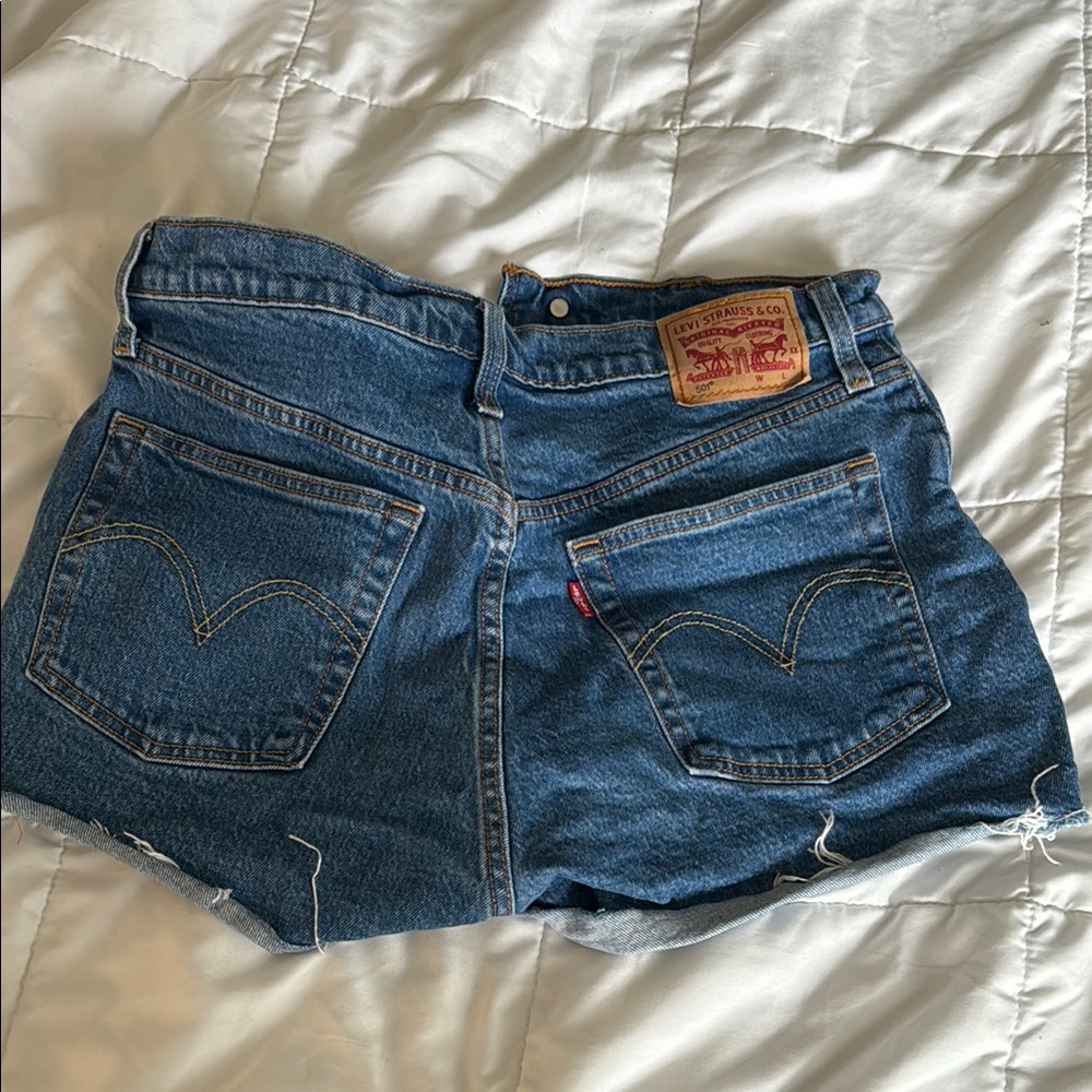 Levi's Classic Blue Denim Shorts - Picture 2 of 7